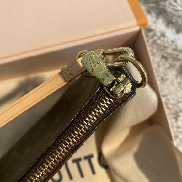 Louis Vuitton Pochette Accesories - Picture 11 of 11